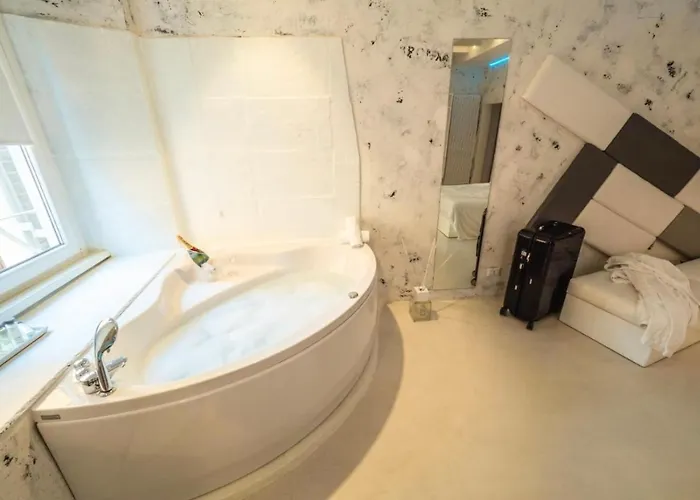 Design&art Pie' - Elegant Near The Pantheon, Calm & Pensionat 4*