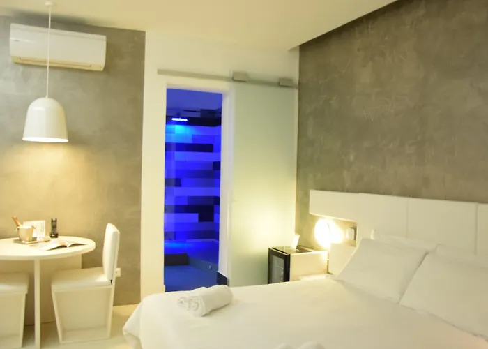 Design&art Pie' - Elegant Near The Pantheon, Calm & Pensionat 4*