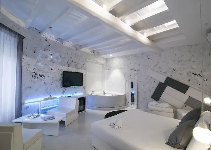 Design&art Pie' - Elegant Near The Pantheon, Calm & Rom